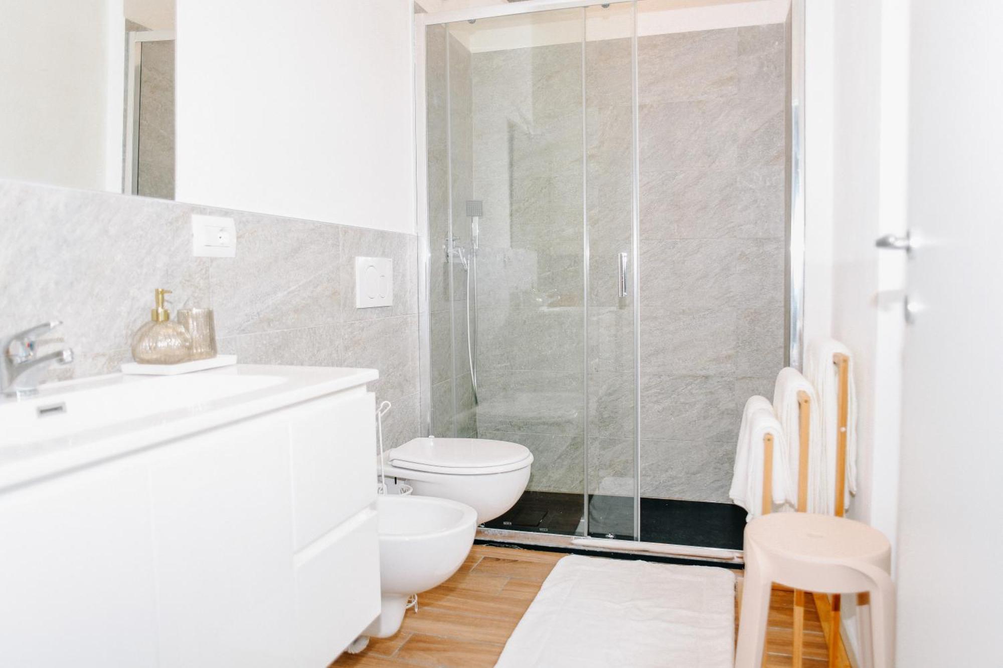 Lora Rose Suite ,Free Parking, Self Check In,2 Como Exterior photo